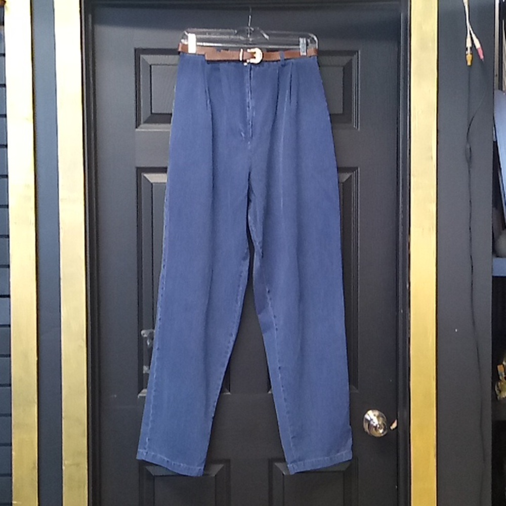 Capacity dress jeans